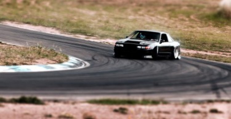 Ce speră consilierii să se întâmple în zona cordonului Venus-Saturn: concerte şi drifturi